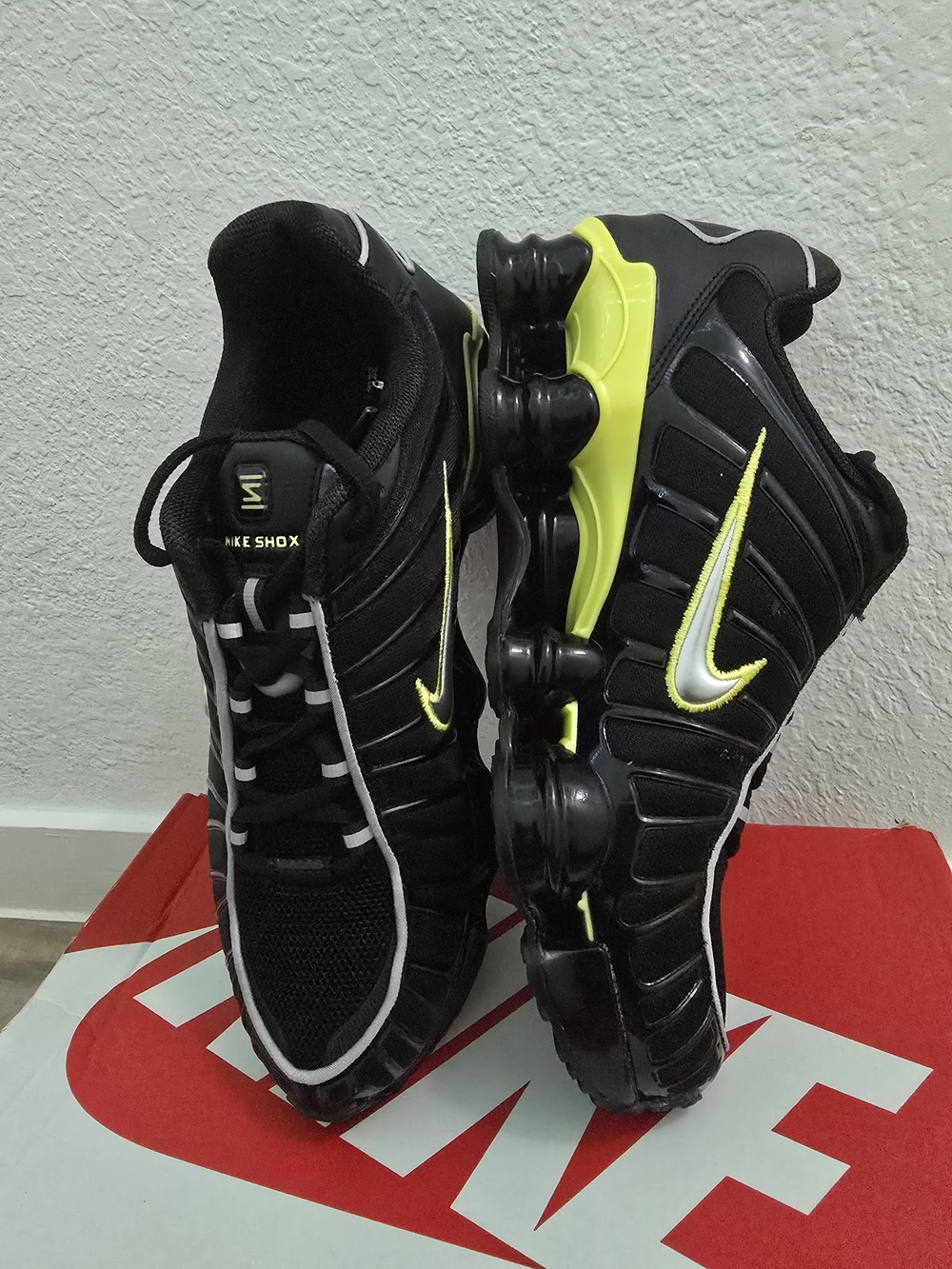 Nike Shox TL Black and Volt Running Shoes 8.5M/10W - Picture 3 of 6